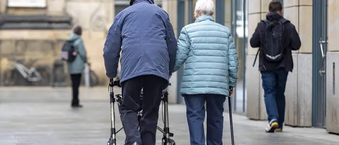 Die Kommunikation zwischen der jüngeren Generation und den Älteren ist beim Festellen einer schwindenden Autonomie häufig schwierig