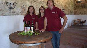 Team für den Wein: Isolde Neumaier mit Tochter Manuela Iris und Gerald Neumaier