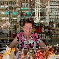 Antonia Prünster (78) führt ein Souvenirgeschäft bei der Basilika in Maria Luggau