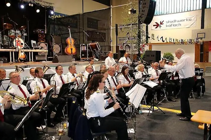 Beim Festakt spielten die Glasfabriks- und Stadtkapelle Köflach, die Gruppen Ligist 3 und die Alpenrebellen auf.