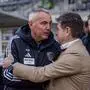 WOLFSBERG,AUSTRIA,18.OCT.25 - SOCCER - ADMIRAL Bundesliga, Wolfsberger AC vs SV Ried. Image shows head coach Peter Pacult and president Dietmar Riegler (WAC).  
Photo: GEPA pictures/ Matthias Trinkl
