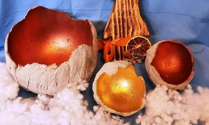 Betonschalen in verschiedenen Größen und Farben – drei Beispiele für die Vielfalt an schönen Produkten, die Sie auf dem Adventmarkt der Lebenshilfe Trofaiach erwartet