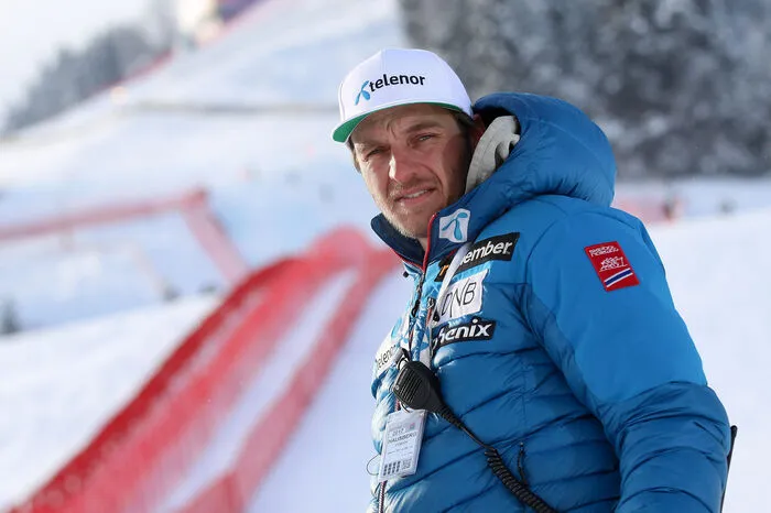 Christian Mitter (37) ist seit 2007 Trainer in Norwegen, seit zwei Jahren ist er Herren-Cheftrainer der Alpinstars um Henrik Kristoffersen, Aksel Lund Svindal (derzeit verletzt) und Kjetil Jansrud. In seiner ersten Saison als Cheftrainer wurde mit 19 Saisonsiegen neue norwegische Bestmarke aufgestellt. Lebte lange in Oslo, mittlerweile mit Lebensgefährtin und Tochter im schwedischen Östersund.