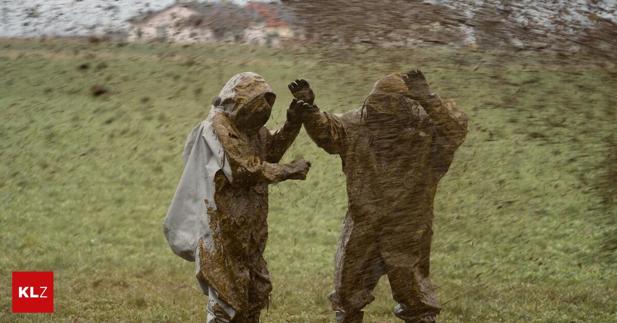 2-3-Millionen-Aufrufe-Steirische-45-Mann-Feuerwehr-geht-mit-G-lle-Dusche-viral