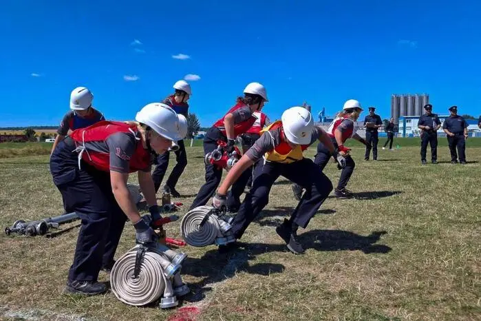 Der Höhepunkt des Camps war der Bundeswettbewerb der Deutschen Jugendfeuerwehr. „Unsere Jugendgruppe absolvierte den Bewerb mit großem Engagement und konnte dabei ihr feuerwehrtechnisches Können eindrucksvoll unter Beweis stellen“, berichtet die Feuerwehr Mooskirchen.