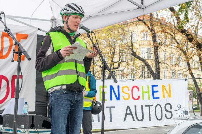 Klicken Sie sich durch unsere Bilder zum Grazer Ringradeln für den Klimaschutz.