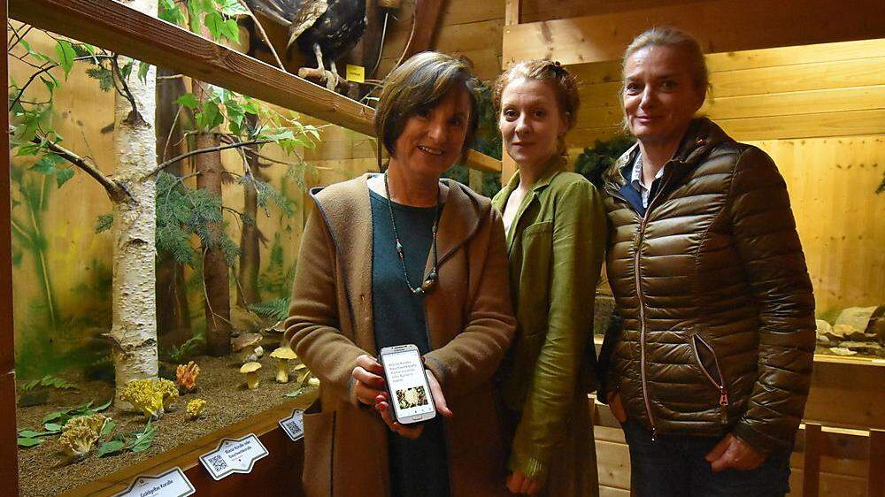 Katrin Prägant (Mitte) mit Veronika Zorn-Jäger (links) und Andrea Enders vom Tourismusverband Gerlitzen Alpe -Ossiacher See