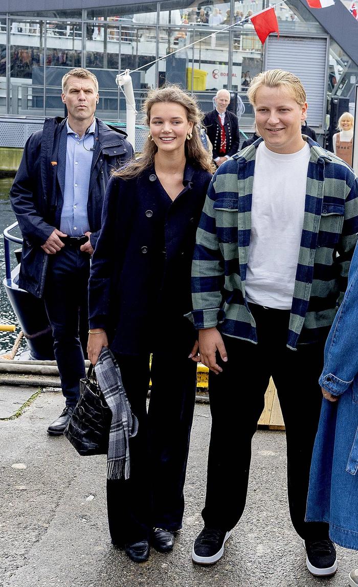 Amalie Giæver Macleod und Prinz Sverre Magnus bei ihrer Ankunft in Geiranger