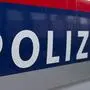 ABD0012_20190511 - WIEN - ÖSTERREICH: ++ THEMENBILD ++ Illustration zum Thema Polizei / Notruf / Sicherheit / Einsatzkräfte / Blaulicht / Exekutive. Im Bild: Das Polizei-Logo aufgenommen am Dienstag, 7. Mai 2019, in Wien. - FOTO: APA/LUKAS HUTER