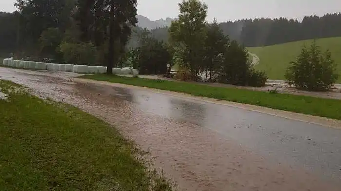 Der Arlingbach, hier bei St. Michael, führte massives Hochwasser.