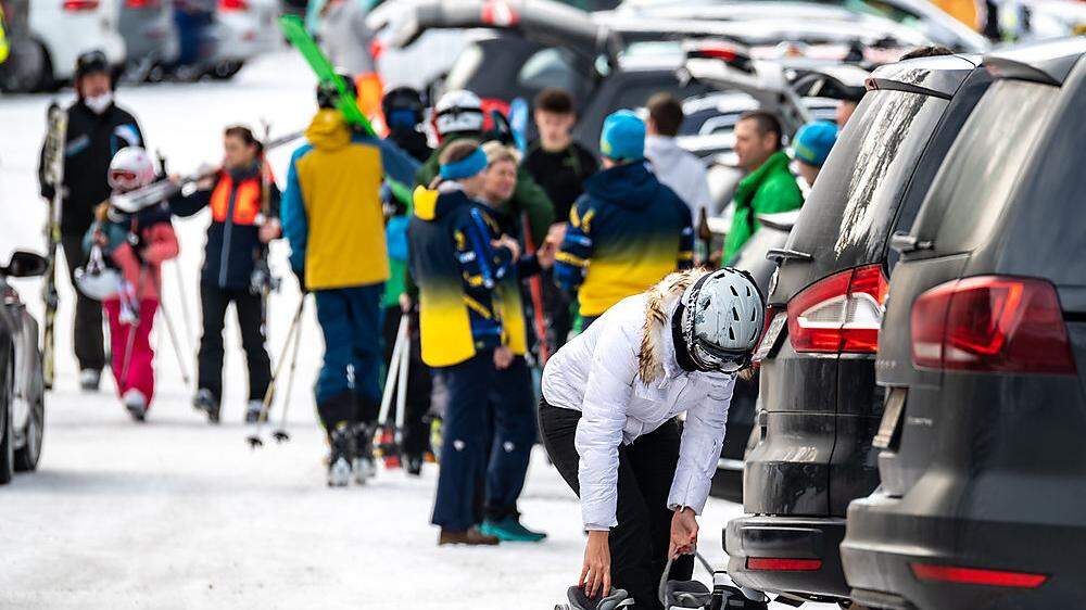 Stau bei Skiliften: Regierung schärft mit Erlass nach