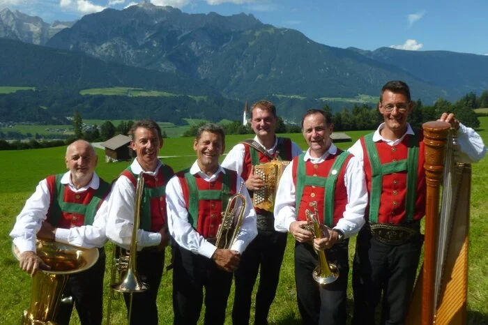 Franz Posch und seine Innbrüggler machen ebenfalls im Zuge des Musikfestivals im Murtal Station. "Griaß euch Gott" heißt es am 25. August im Roten Saal in Spielberg.