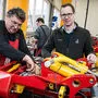 Markus Konrad (rechts) setzt mit dem innovativen Familienbetrieb rund 30 Millionen Euro um