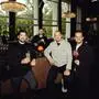 Ein Hoch auf den neuen Vorabend in der Panoramabar: Max Wascher, Alex Knoll und Simon Possegger
