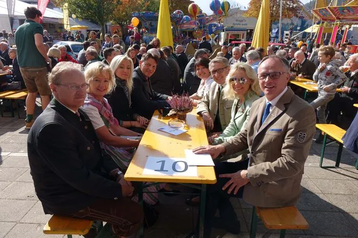 Am Samtag wurde der Markt samt Leistungsschau der Wirtschaft offiziell eröffnet.