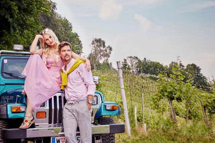 Andreas Gabaliers Freundin Silvia Schneider und Austro-Modell Michael Gstöttner zieren das neue Cover und die Fotostrecke des Südsteiermark-Magazins.