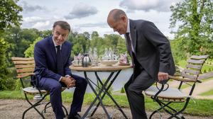 Olaf Scholz und Emmanuel Macron: angezählt im eigenen Land