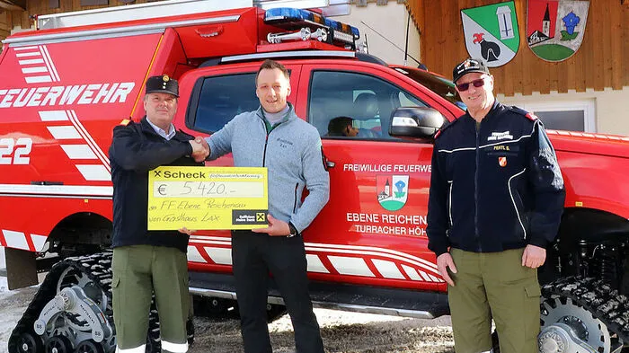 Ludwig Konrad, Stefan Lax und Siegfried Pertl (von links) bei der Übergabe 