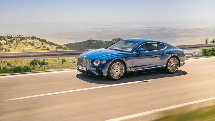 Bentley hat das Tuch von der dritten Generation des Continental GT gezogen. Und die sieht gelinde gesagt fabelhaft aus.