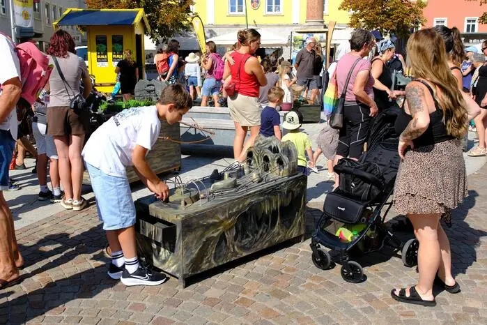 Auf den Johannesplatz locken Murmelbahnen