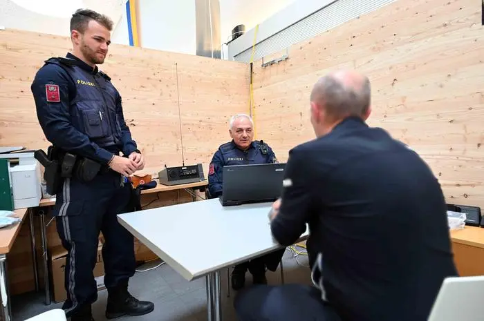 In eigener Koje können Amtshandlungen durchgeführt werden 