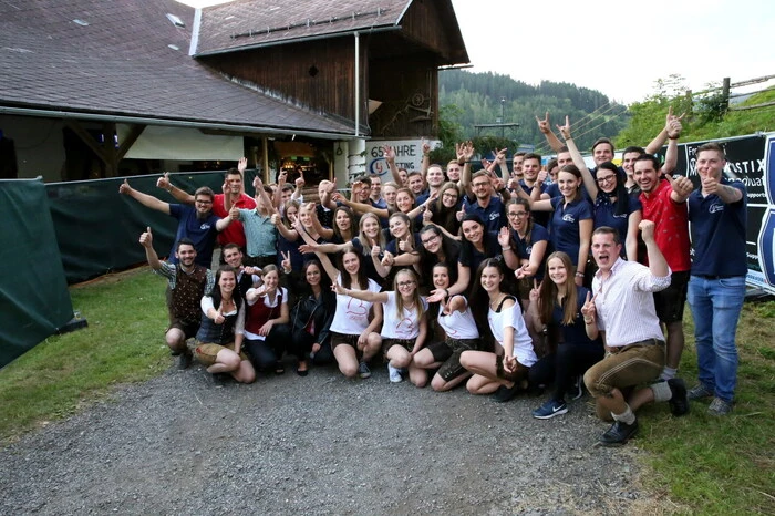 Grund war das 65-Jahr-Jubiläum der örtlichen Landjugend (LJ), ... 