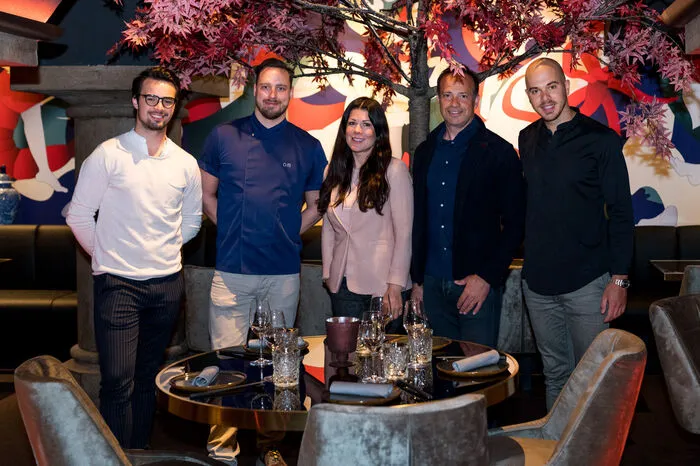 Die Gastgaber: Judith und Gerald Schwarz mit Küchenchef Daniel Marg, Restaurantleiter Christoph Rainer und Betriebsleiter Alexander Knoll.