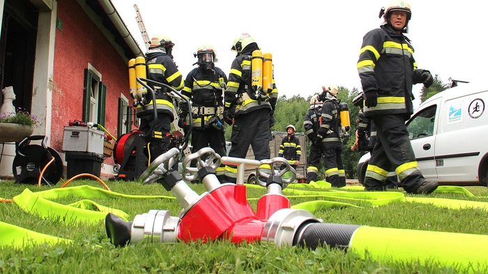 Die Feuerwehren Vordersdorf und Wies wurden am Montag zu einem Kaminbrand alarmiert.