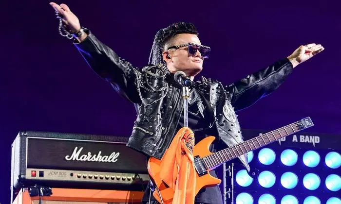 Jack Ma bei seinem Gesangsauftritt 