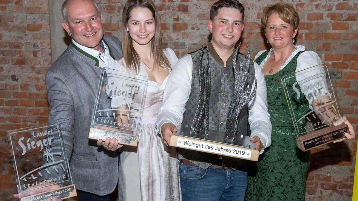 Dreifach-Landessieg und „Weingut des Jahres 2019“: Weinhof Ulrich aus St. Anna am Aigen - Rupert, Cornelia, David und Karin Ulrich