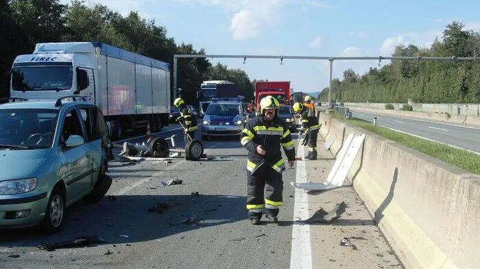 Auf der A9 Pyhrnautobahn hat sich am Donnerstagnachmittag gegen 15.30 Uhr ein Verkehrsunfall ereignet. Zunächst war nur der Pannenstreifen frei.