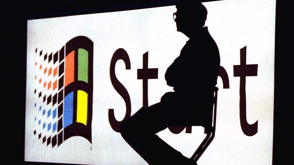 Bill Gates bei der Präsentation des wegweisenden Betriebssystems Windows 95