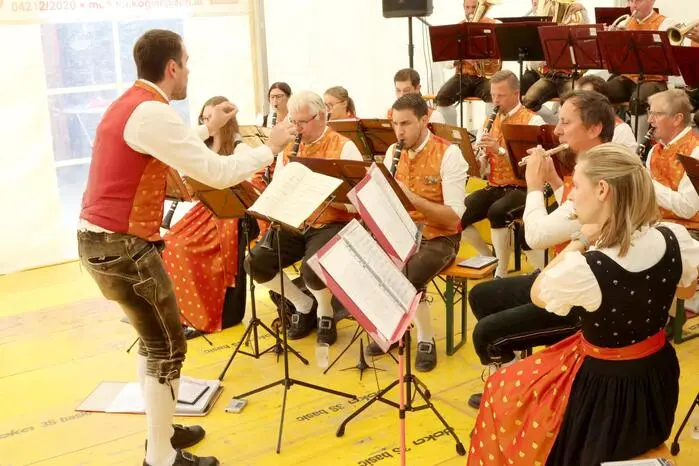 Den gelungenen Auftakt bildete am Freitag das Sommerfest auf der Burgruine Liebenfels. Höhepunkt war jedoch zweifelsohne der Festakt und der Frühschoppen mit dem Musikverein Glantal/Liebenfels (Kapellmeister Benjamin Regenfelder) am Sonntag. Klar, dass da auch Auftänze nicht fehlen durften. 