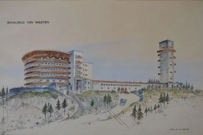 Pläne rund um den Pyramidenkogel gab es in der Vergangenheit einige. 1953 Planung einer Seilbahn von Pörtschach ausgehend. Daraus wurde nichts. 1957 wurde die TV- und UKW- Radioanlage in Betrieb genommen.