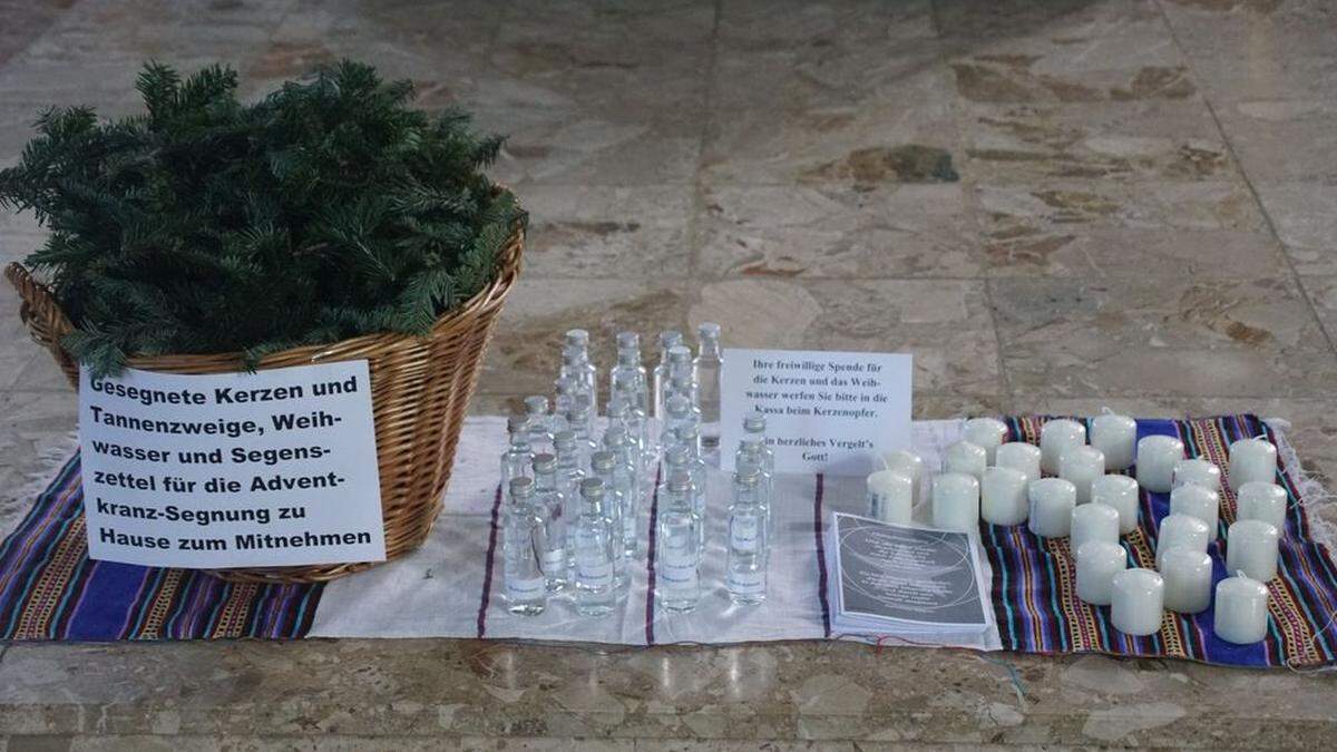 Nicht nur in der Pfarrkirche Birkfeld liegen gesegnete Zweige, Kerzen und Weihwasserfläschchen bereit