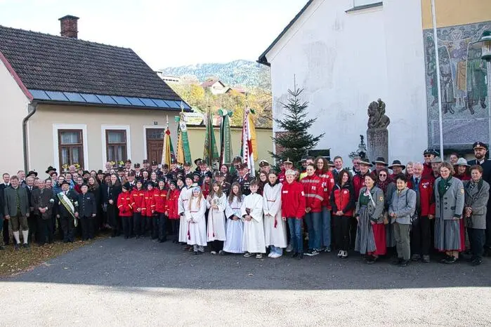 Von der Bergrettung über die Polizei bis hin zum Kirchenchor wurde allen Vereinen und Ehrenamtlichen beim „Tag der Vereine“ am Nationalfeiertag eine Bühne geboten.
