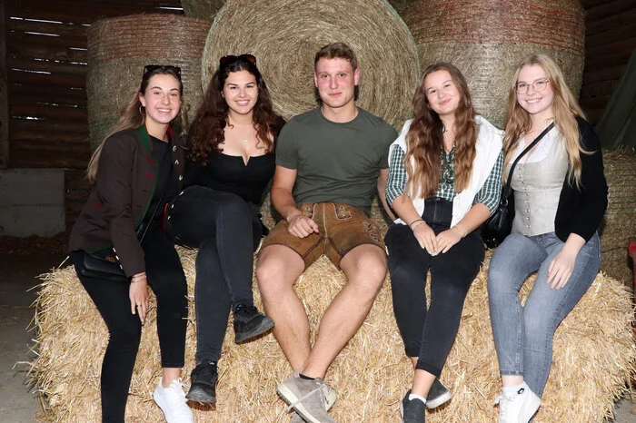Die Landjugendgruppe St. Salvator mit Leiterin Susanne Wachernig, LJ-Zweinitz mit Obmann Gerald Frießnegger.