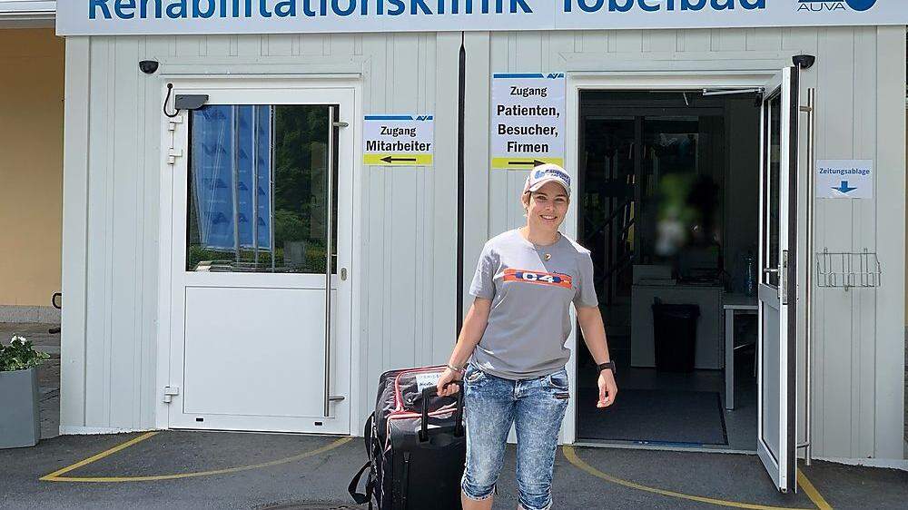 Nicole Schmidhofer verlässt die Rehabilitationsklinik Tobelbad 