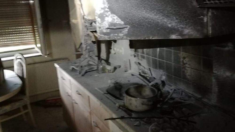 Die Küche des Gebäudes wurde bei einem Brand in Mitterlabill schwer beschädigt
