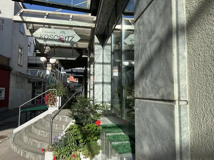 Ab April können sich Interessierte im Friseursalon Koschitz über Perücken informieren