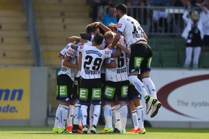 6. August 2016: Die Niederlage in Ried stecken die Sturm-Spieler sensationell weg. Im Burgenland gibt es wieder drei Punkte für die Steirer. Mattersburg wird 2:0 besiegt. Für die Tore der Steirer sorgen Bright Edomwonyi und Deni Alar. Innenverteidiger Christian Schulz führt die Grazer in seinem ersten Spiel gleich als Kapitän aufs Feld. Aufstellung: Gratzei; Koch, Spendlhofer, Schulz, Lykogiannis; Jeggo, Matic; Hierländer (76. Dobras), Alar (55. Schmerböck), Horvath (87. Schoissengeyr); Edomwonyi