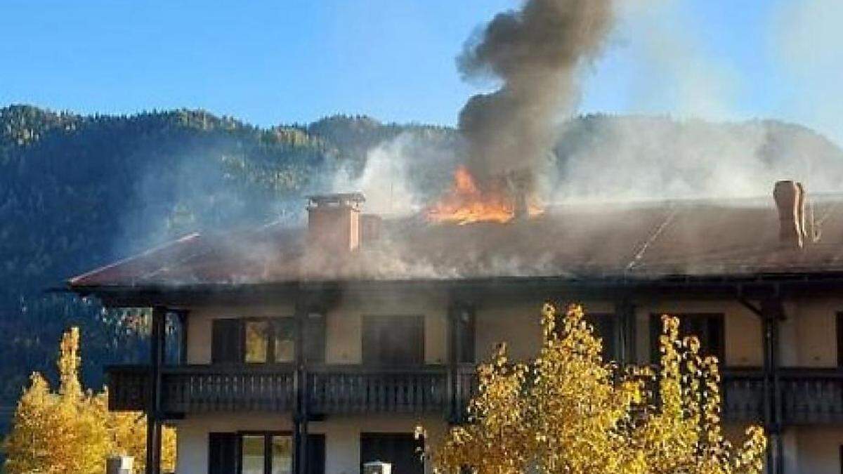 Auf dem Dach eines Hotels kam es zu einem Schwellbrand