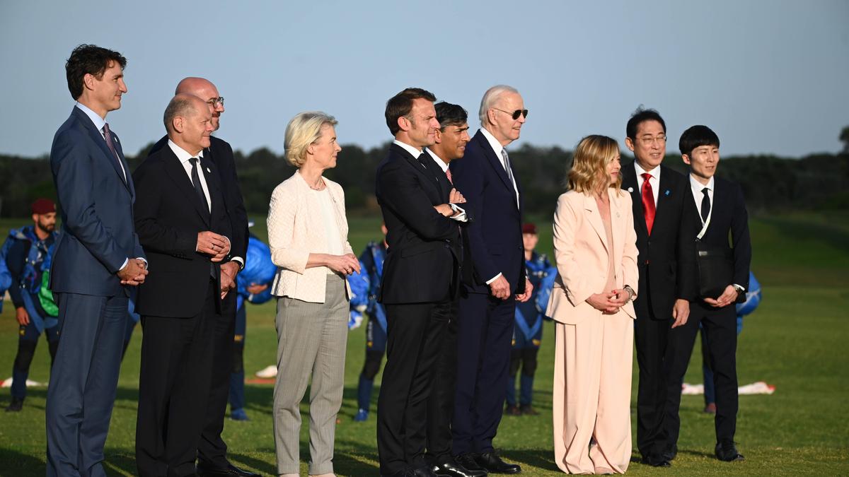 Teilnehmer des G7-Gipfels: Justin Trudeau, Olaf Scholz, Charles Michel, Ursula von der Leyen, Emmanuel Macron, Rishi Sunak, Joe Biden, Giorgia Meloni und Fumio Kishida