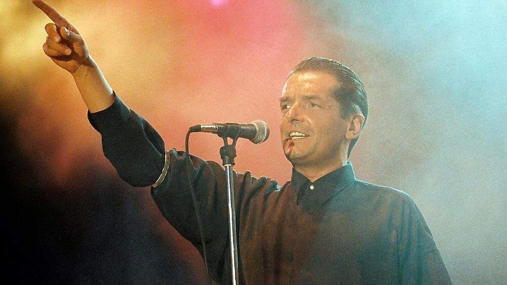 Falco beim legendären Konzert auf der Wiener Donauinsel 1993