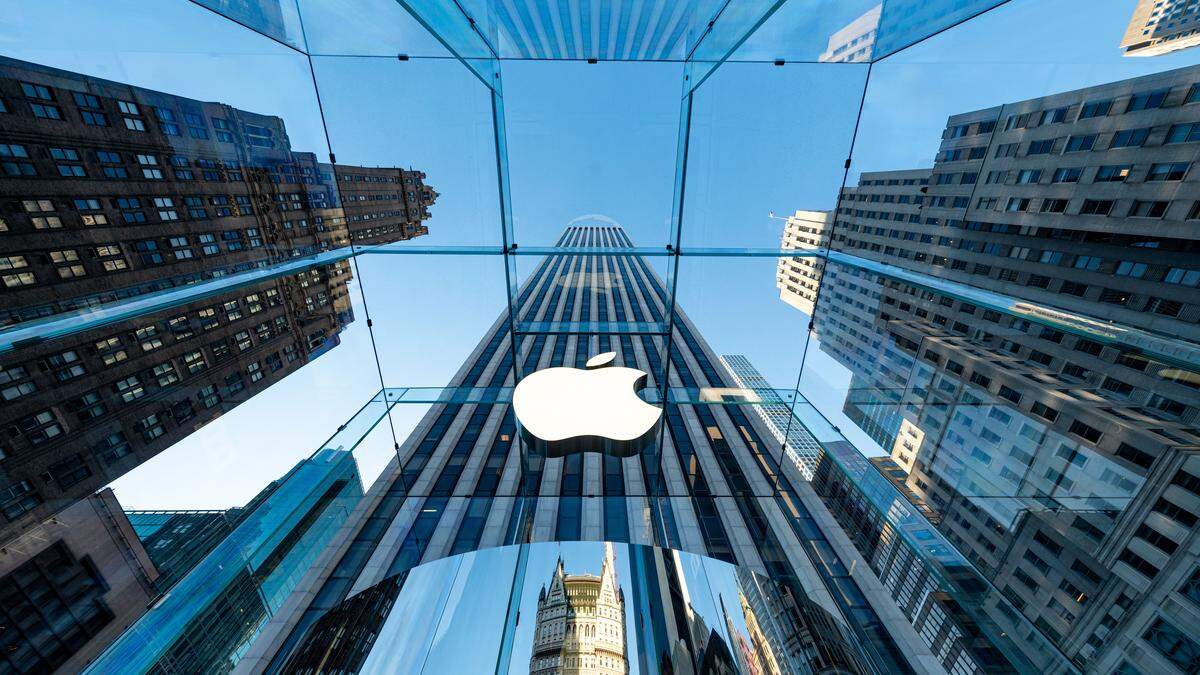 Apple ist nach eigenen Angaben mit seinen Büros, Ladengeschäften und Produktionsstätten seit 2020 klimaneutral