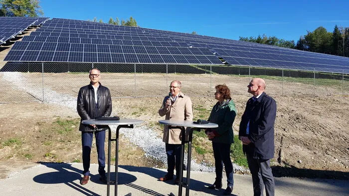 Am 15. Oktober wurde die neue Fotovoltaik-Anlage am Voitsberger Schlossberg offiziell in Betrieb genommen.