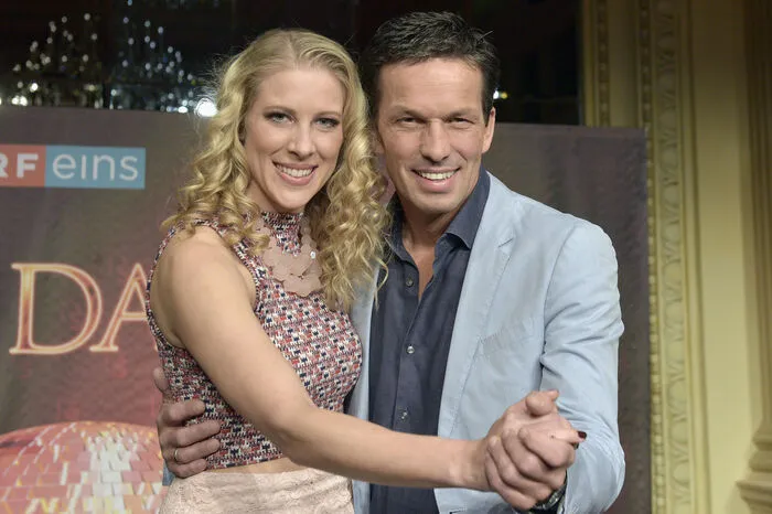 Musiker und Moderator Martin Ferdiny (r.) mit Tanzpartnerin Maria Santner
