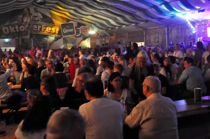 Und auch in seinem Jubiläumsjahr zog das Wiesenfest bereits am ersten Tag zahlreiche Gäste an