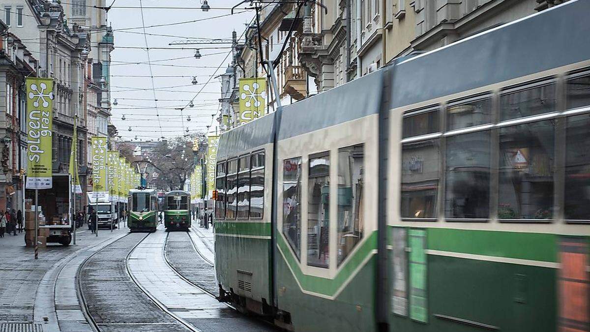 Jugendliche bedrohten Fahrgäste