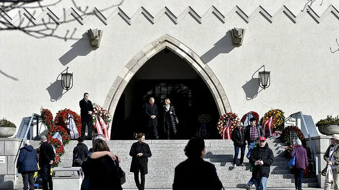 Die Feuerhalle des Wiener Zentralfriedhofes gestern Vormittag.